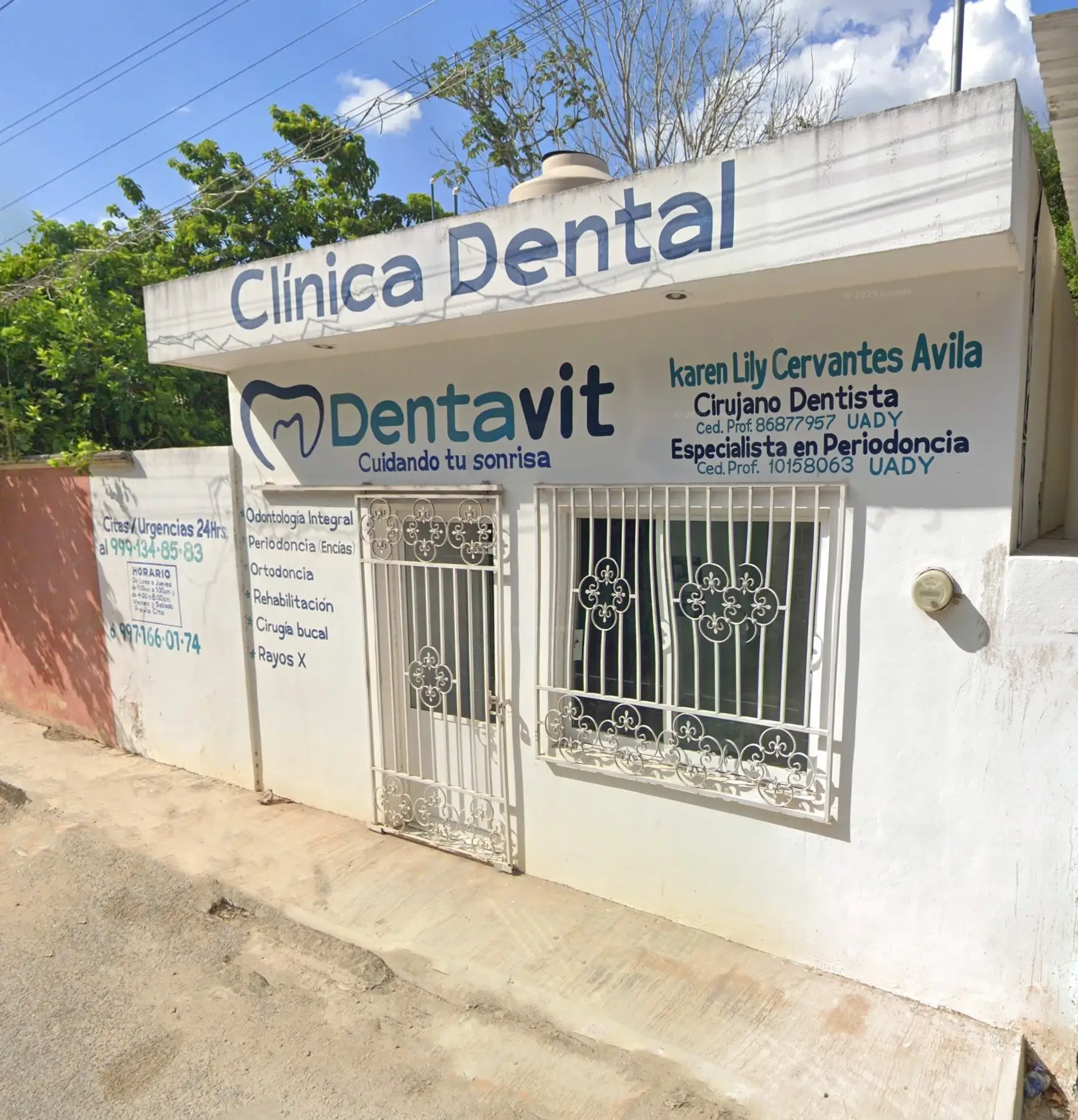 Exterior of the Dentavit dental office in Tekax, Yucatán